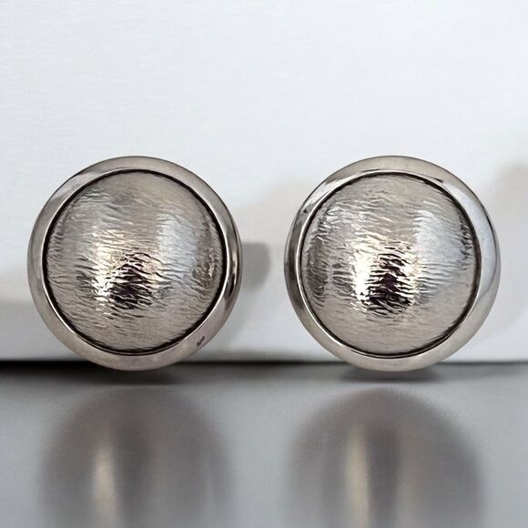 Vintage Earrings Silver Tone Texture Pierced Post Premier Urban Chic 7Q - Picture 1 of 2